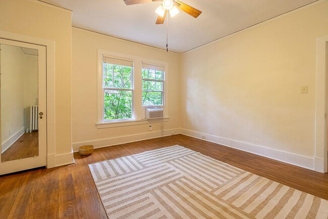Building Photo - 343 N McLean Blvd