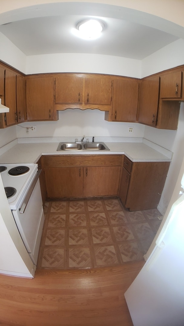 Building Photo - 336 Lathrop Ave