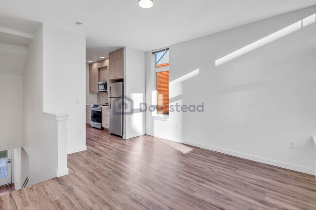 Building Photo - 2505 E Union St