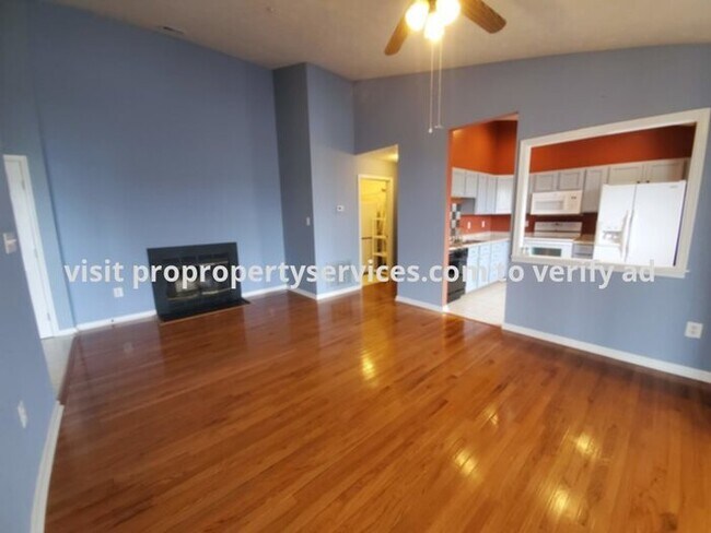 Building Photo - Beautiful Top Floor Garden Condo In Frederick