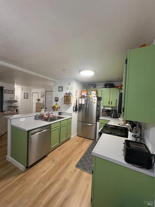 Building Photo - 136 Sea Crest Cir