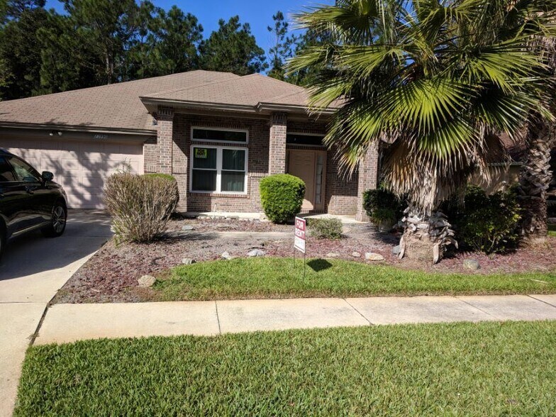 Beautiful curb appeal! - 23996 Creek Parke Cir