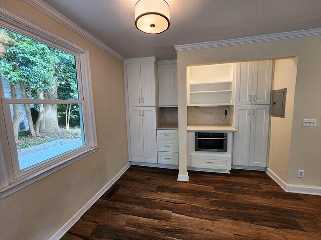 Building Photo - 3516 Hildon Cir