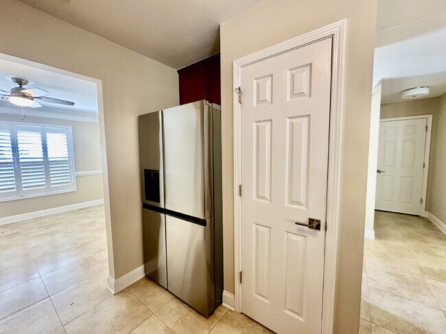 Building Photo - Charming Two Bedroom Home in Pinecrest!