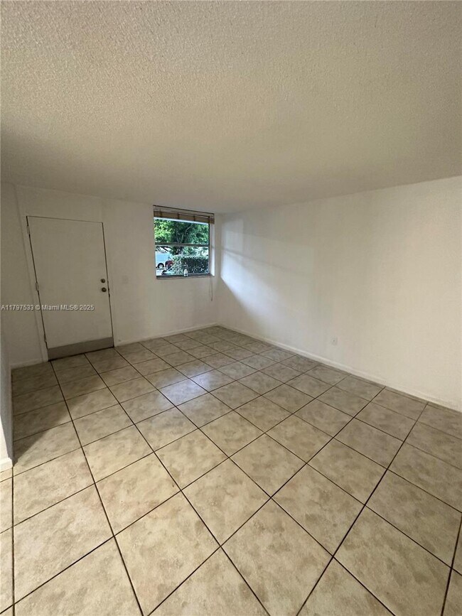 Building Photo - 1801 S Treasure Dr