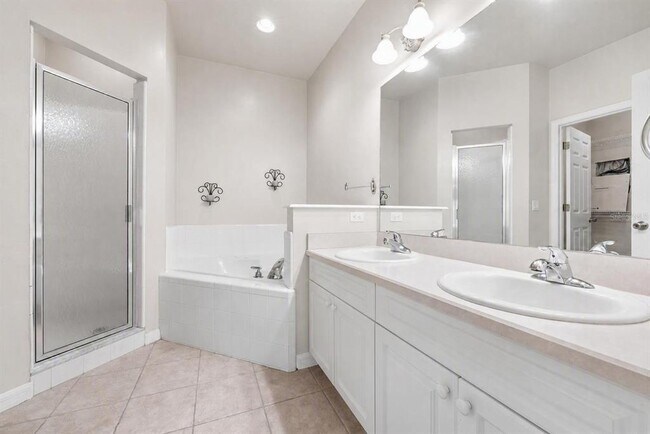 Building Photo - 1125 NW 120th Way