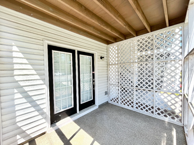 Building Photo - 1730 Oakdale Terrace Blvd