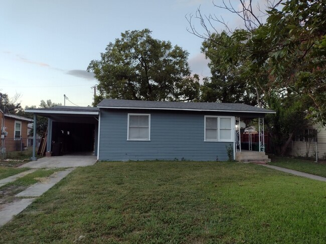 Building Photo - 219 Notre Dame Dr