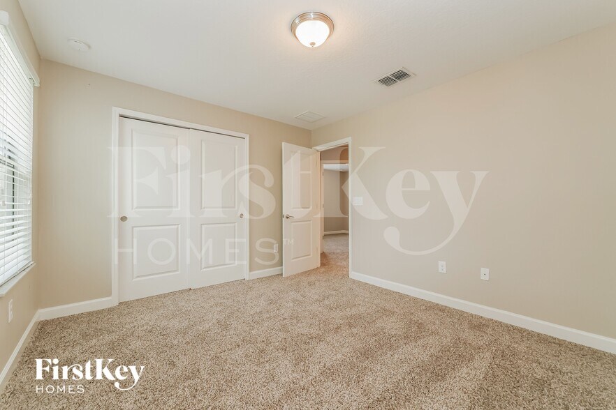Building Photo - 9901 Victory Gallop Loop