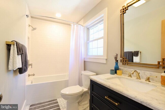Building Photo - 4316 Brookside Dr