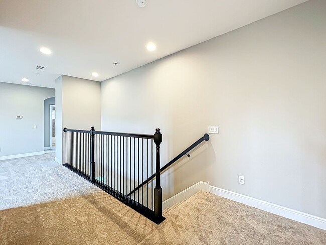 Building Photo - 9421 Dugard Ct