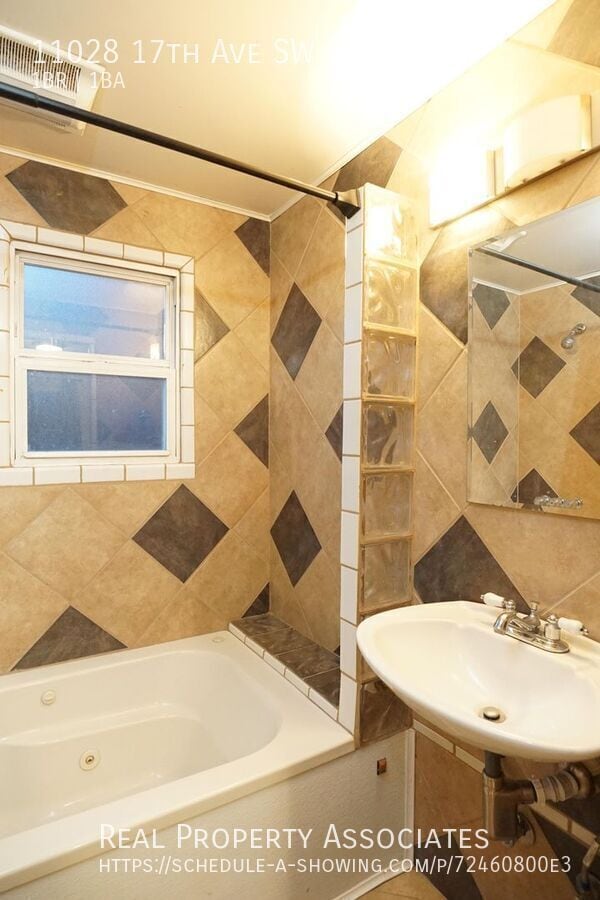 Building Photo - 11028 17th Ave SW