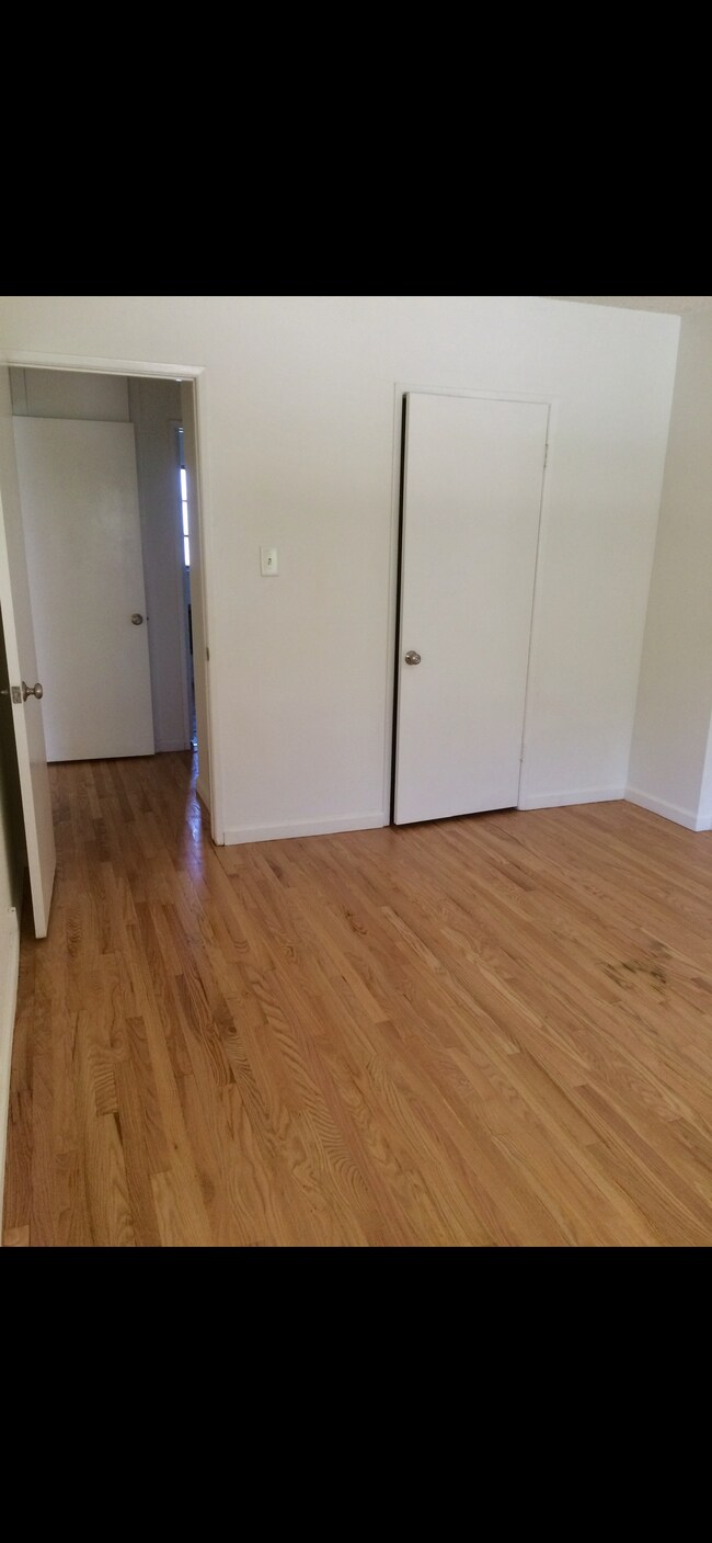 Building Photo - 6701 Whitsett Ave