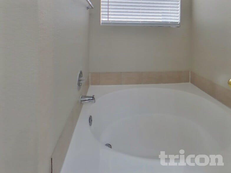 Building Photo - 423 N Shaylee Ln