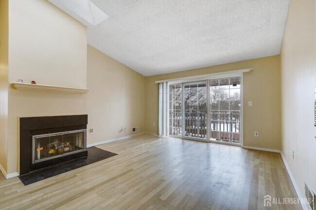 Building Photo - 318 Wimbeldon Ct