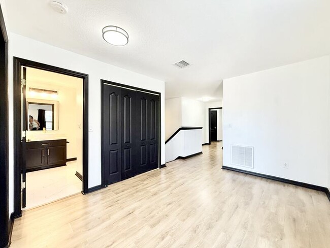 Building Photo - 4978 White Sanderling Ct