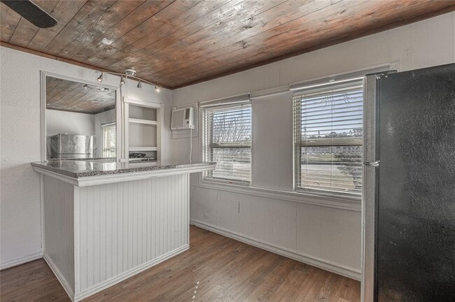 Building Photo - 1527 Ave O