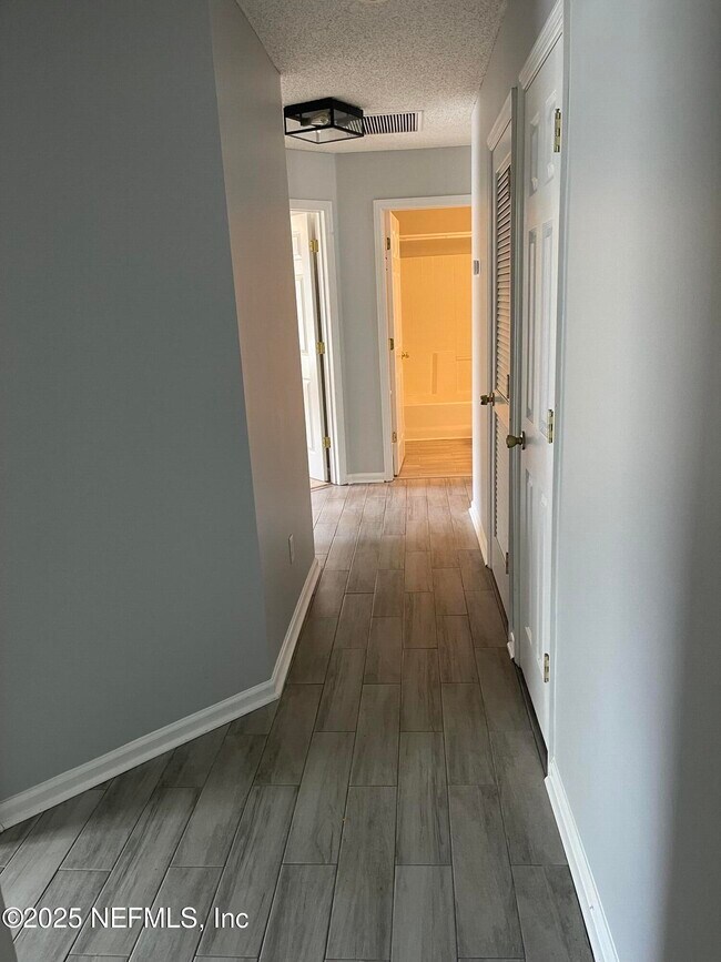 Building Photo - 1751 Hawkins Cove Dr E