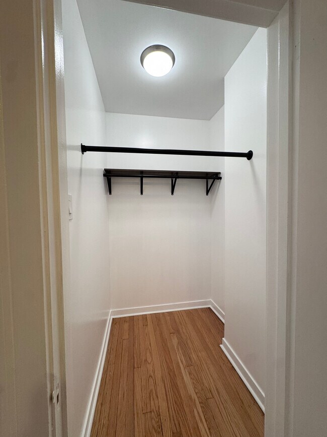 Building Photo - 4752 N Virginia Ave