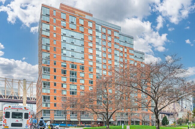 Building Photo - Riverwalk Landing