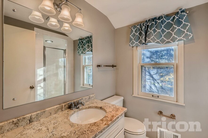 Building Photo - 13408 Colfax Ave S