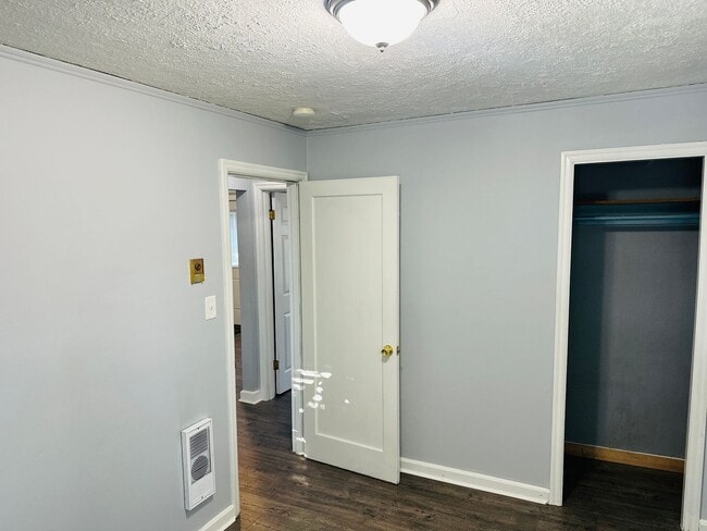 Building Photo - Charming Updated Home Centrally Located