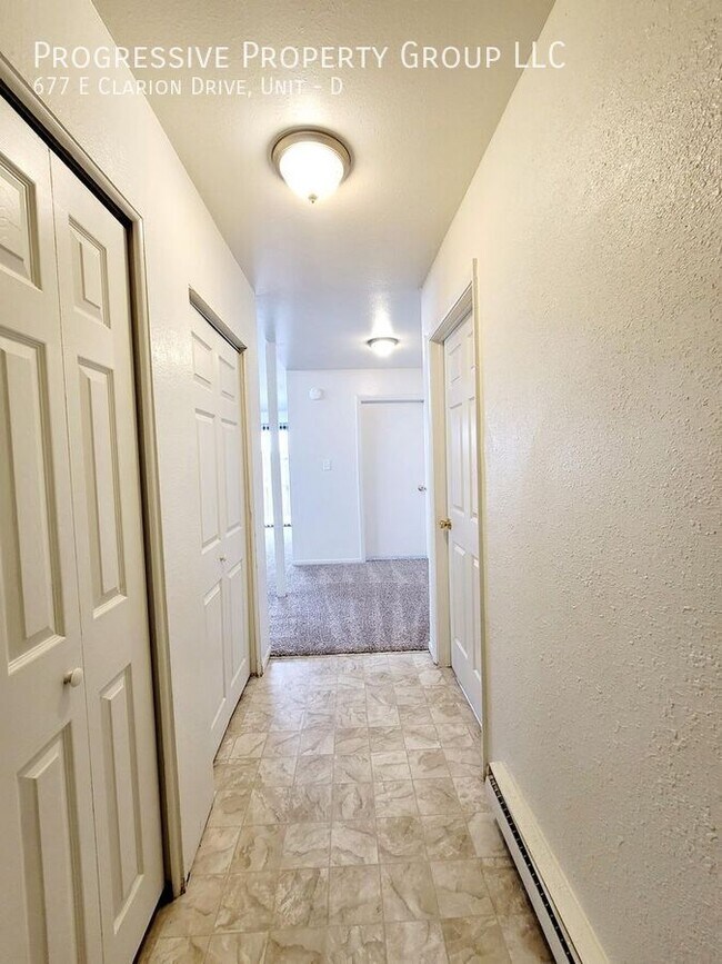 Building Photo - 677 E Clarion Dr