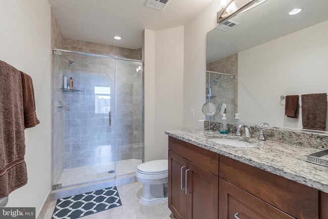 Building Photo - 8220 Crestwood Heights Dr