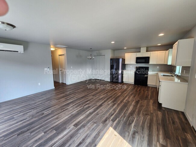 Building Photo - 406 Dawson Ln