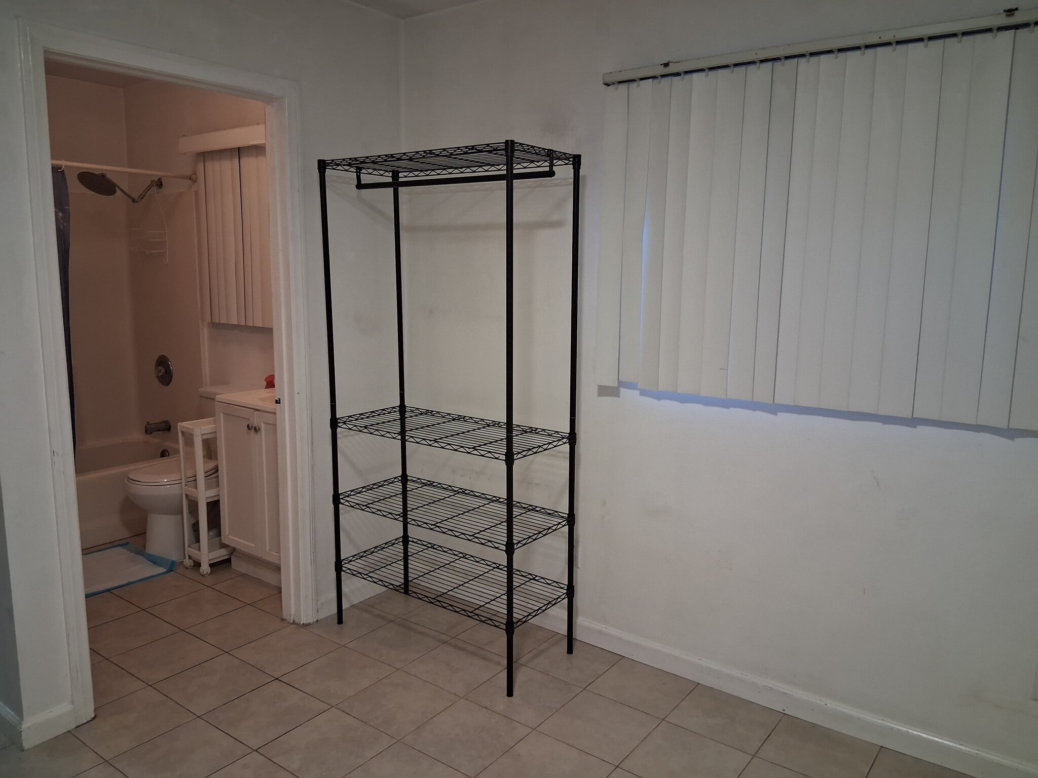 closet hanger - 669 Fairmont Ave