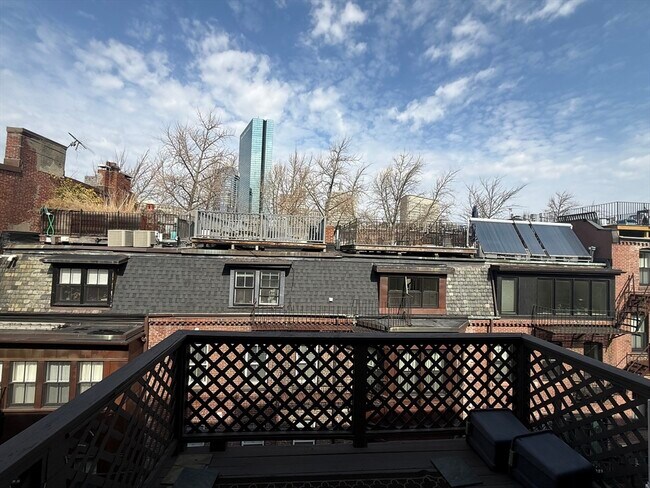 Building Photo - 49 Warren Ave