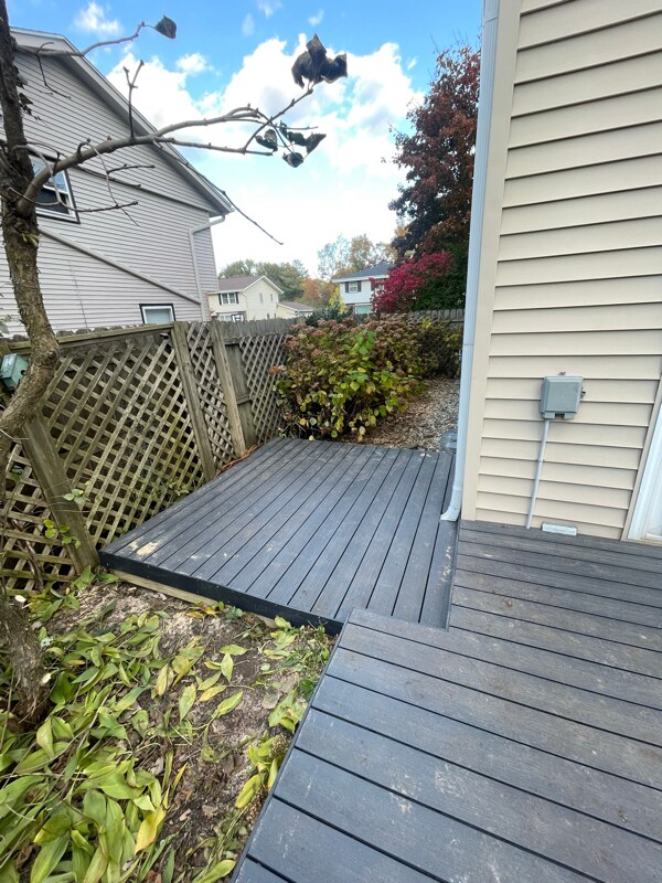 Building Photo - 5963 Teakwood Dr