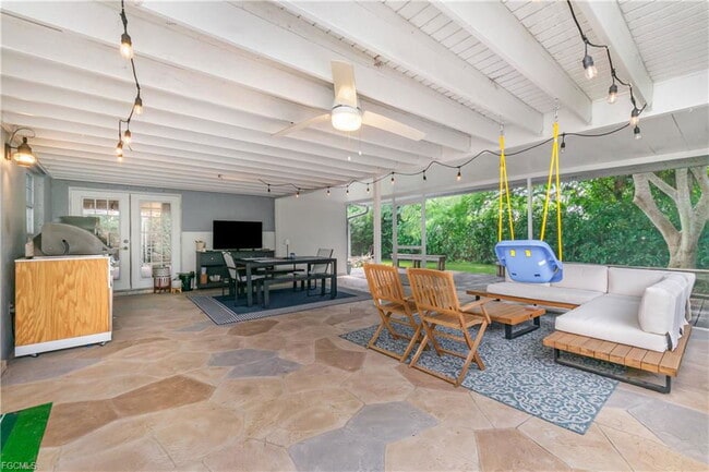 Building Photo - 1320 Lake Shore Dr