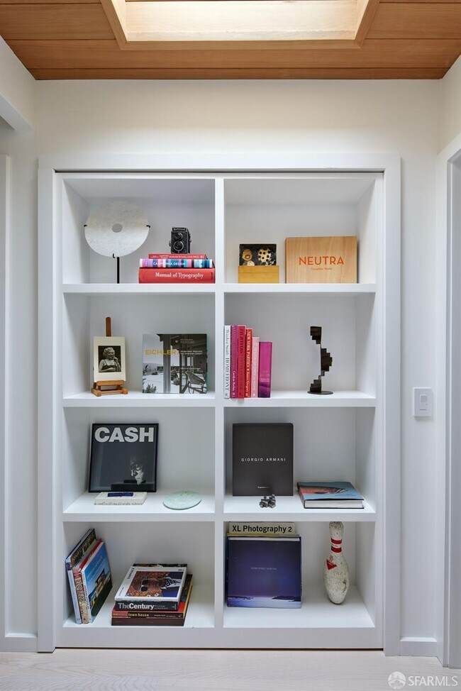 Building Photo - 169 Amber Dr