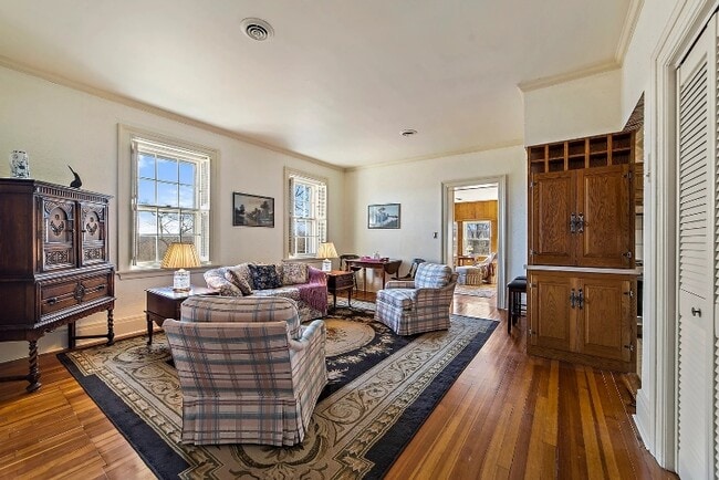 Building Photo - 385 Sherwood Ave