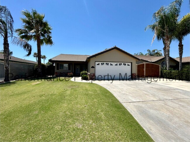 Primary Photo - Charming 3 Bed/2 Bath NW Bakersfield Home ...