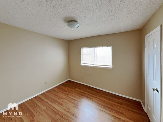 Building Photo - 21638 Longwood