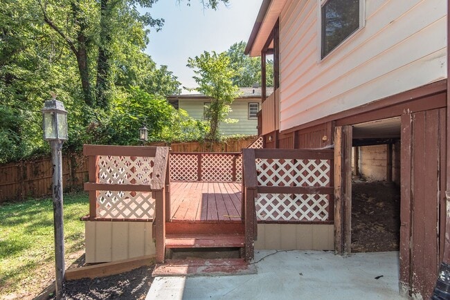 Building Photo - 8819 North Ave