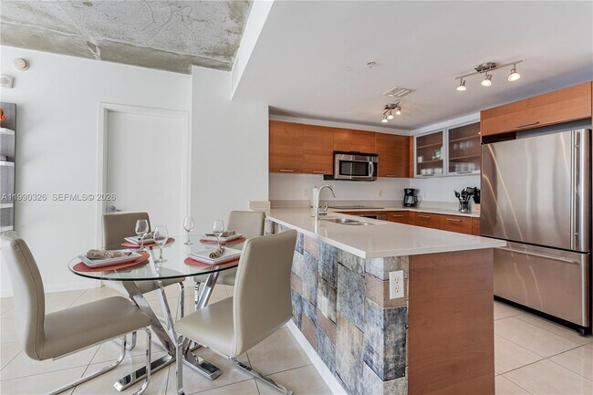 Building Photo - 3250 NE 1st Ave