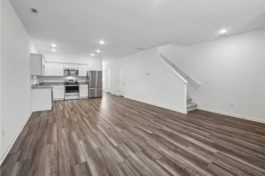 Building Photo - 3040 Fulong Dr