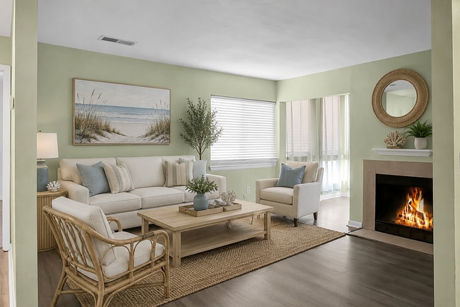 Building Photo - 1-bedroom, 1-bathroom Condo Mt Pleasant, near Ravenel Bridge!
