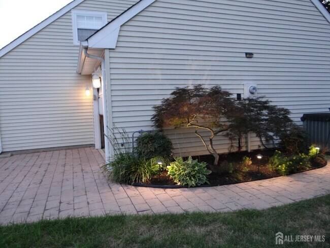 Building Photo - 514 Leawood Ave