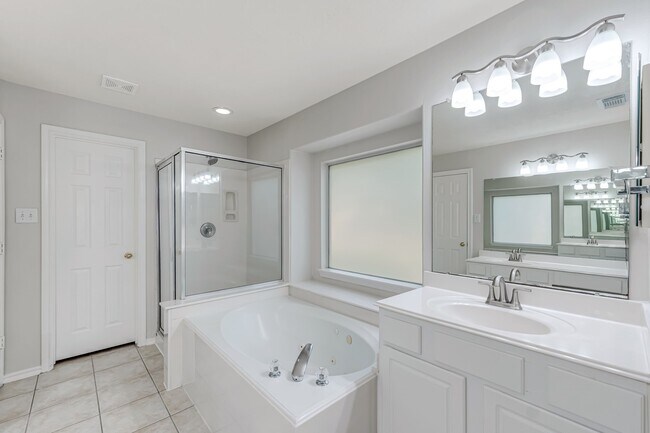 Building Photo - 22 English Lavender Pl