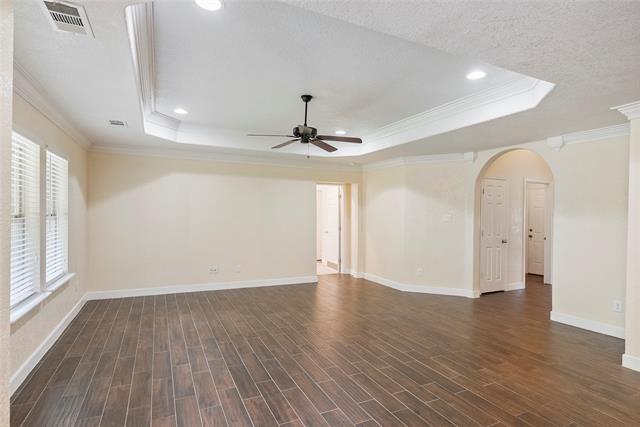 Building Photo - 750 S Valentine Dr