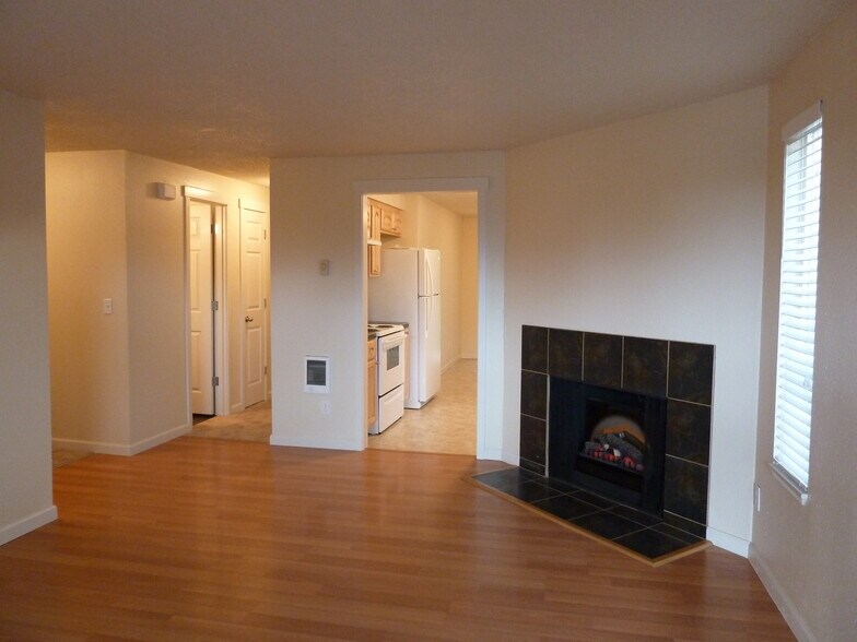 Building Photo - 29585 Southwest Serenity Way