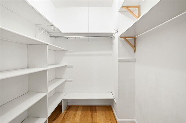 Building Photo - 5300 Carriage Way Dr