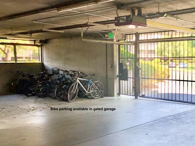 Building Photo - 800 Sea Spray Ln