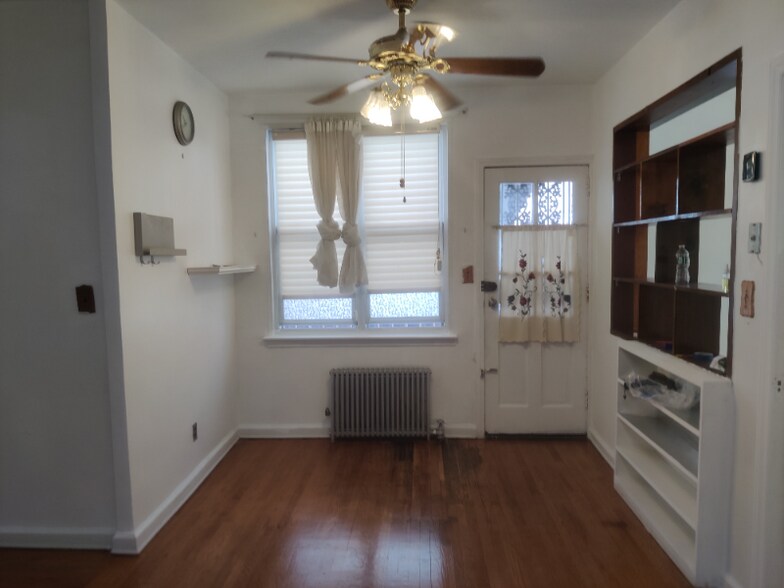 Building Photo - 67-42 Selfridge St