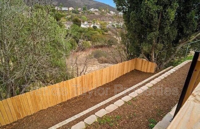 Building Photo - 13837 Paseo Cardiel