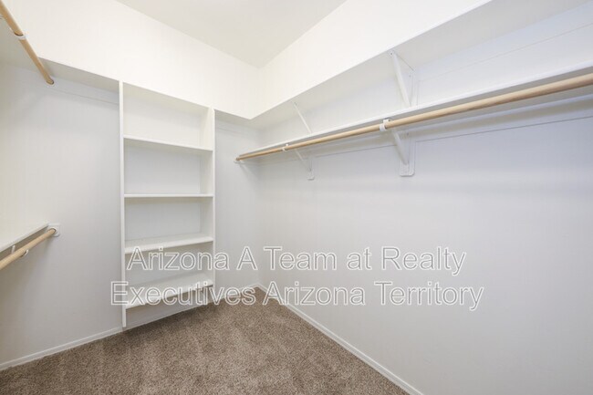 Building Photo - 2262 W Night Air Ln